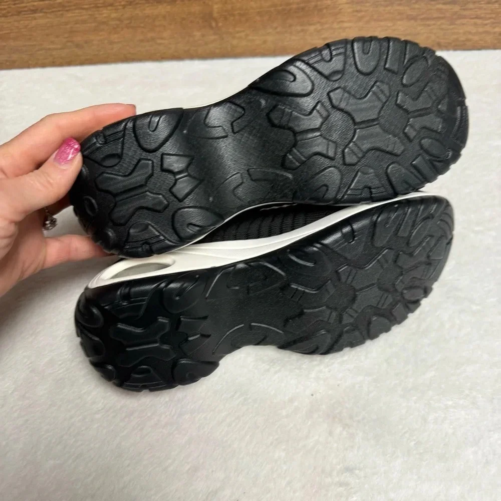 Cushionaire comfort foam 7.5 Black and White Slip-On Sneakers with Chunky Sole
